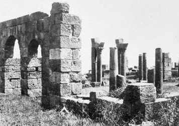 Tigzirt basil chret.JPG (15940 octets)