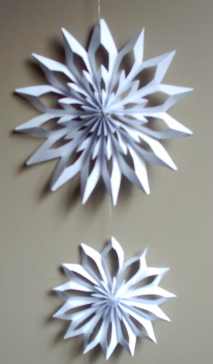 etoiles en dentelle3JPG.JPG (7967 octets)