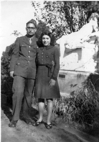 1944 Paulette et Lucien.JPG (120607 octets)